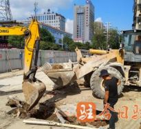 操熟女网高温下的坚守｜道路建设者用汗水铺就畅通路